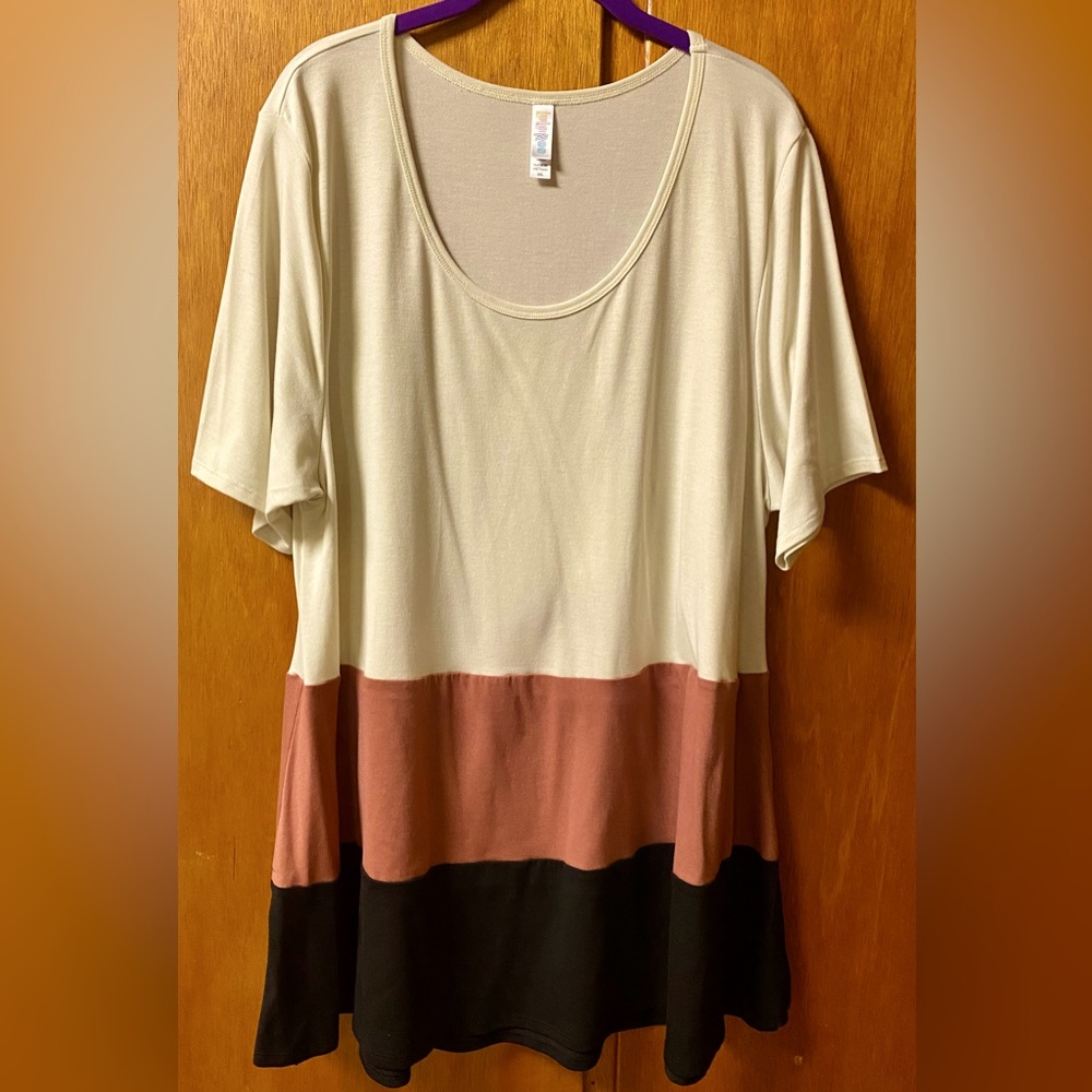 LuLaRoe Colorblock Short Sleeve Tee in Cream, Rose, Black
